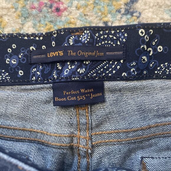 LEVI'S Boot Cut 525 Perfect Waist Stretch Jeans Blue Size 14 Light Distressing - Picture 3 of 11